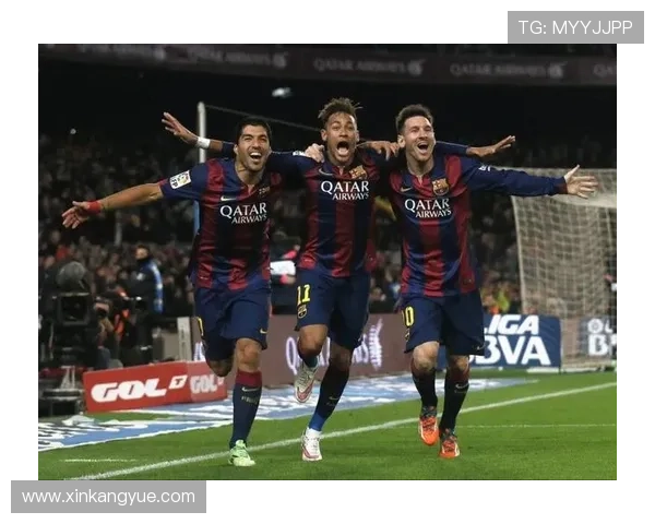 西甲精彩对决 拉菲尼亚长途奔袭 莱万梅开二度助巴萨大胜