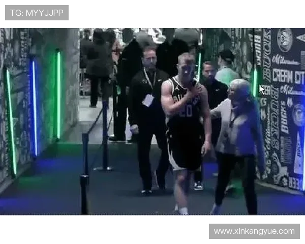 AJ格林谈里弗斯期望球员自信发挥展现个人风格